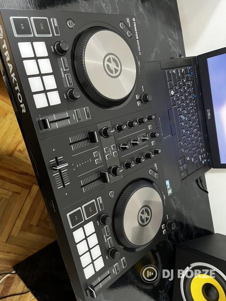 Native Instruments Traktor Kontrol S2 MK3  Kezdő Dj szett.