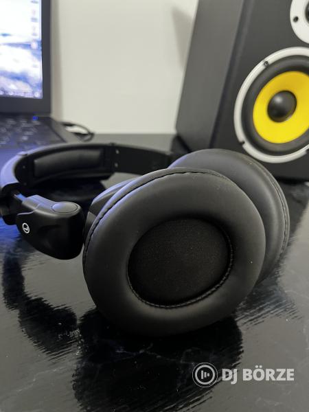 Native Instruments Traktor Kontrol S2 MK3  Kezdő Dj szett.