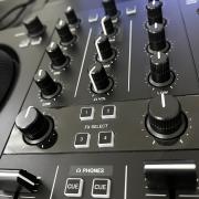 Native Instruments Traktor Kontrol S2 MK3  Kezdő Dj szett.