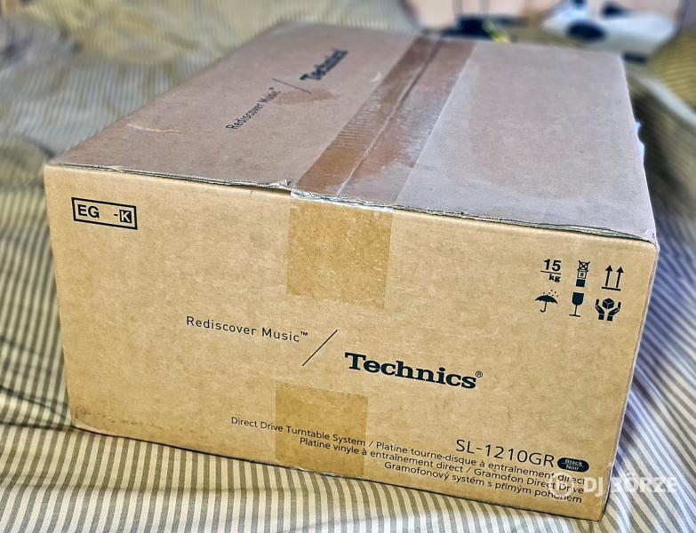 Eladó bontatlan Technics SL1210-GR lemezjátszó