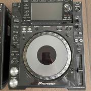 2db CDJ 2000 Nexus + DJM 900 Nexus keverő