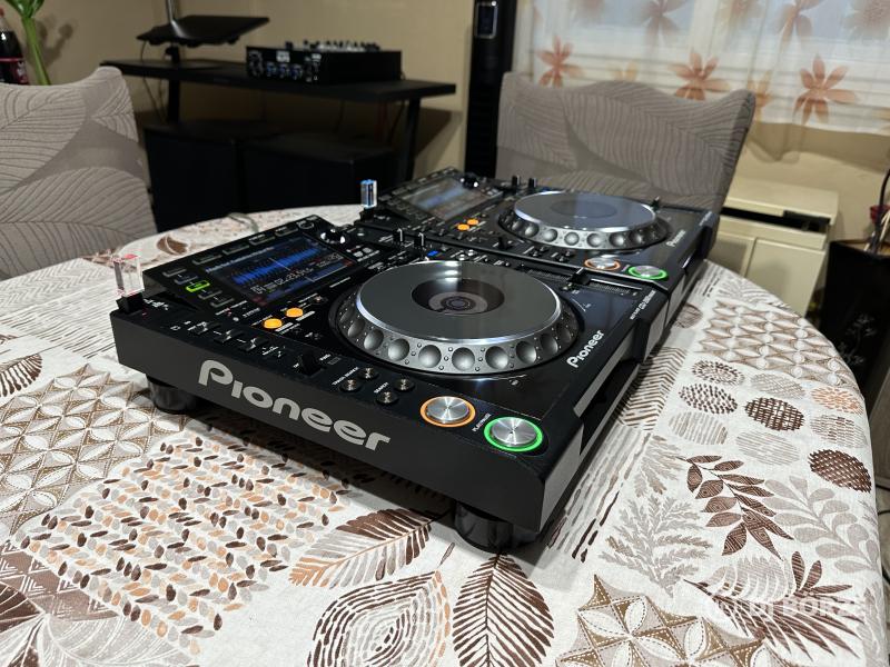 Eladó Pioneer DJ CDJ-2000NXS beszámítás is lehet.