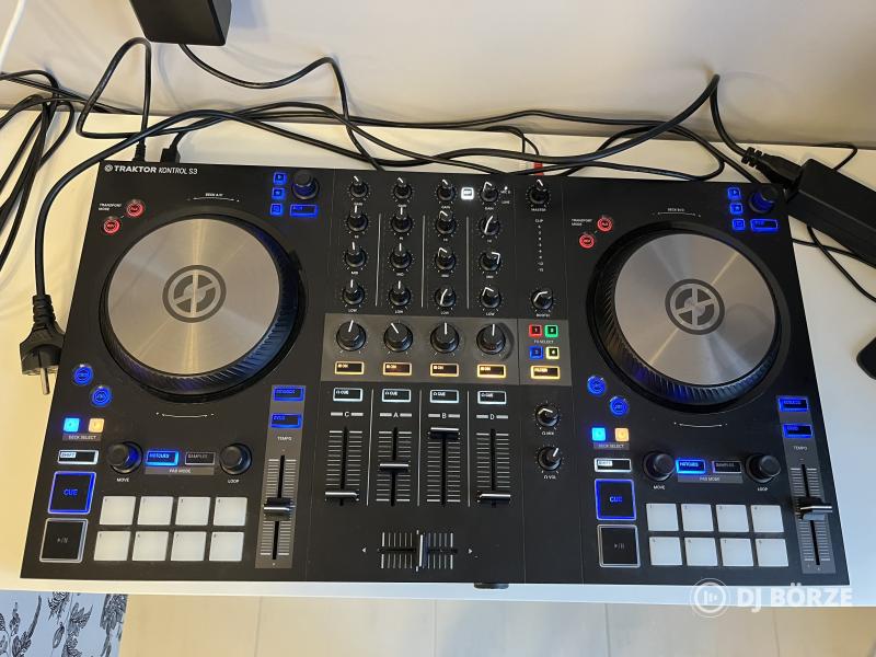 Native Instruments Traktor S3 Dj kontroller