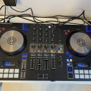 Native Instruments Traktor S3 Dj kontroller