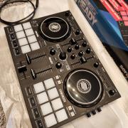 Reloop Ready DJ kontroller + Reloop Prémium Compact táska