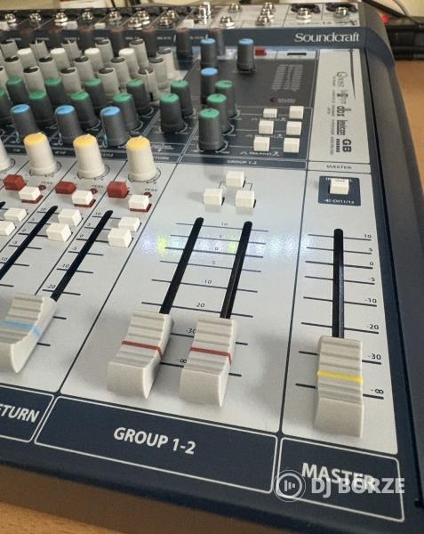 Keverőpult Soundcraft Signature12