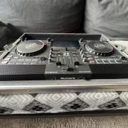 Újszerű Numark Mixstream Pro + SafeCase rack