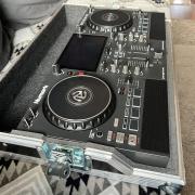 Újszerű Numark Mixstream Pro + SafeCase rack