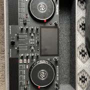 Újszerű Numark Mixstream Pro + SafeCase rack