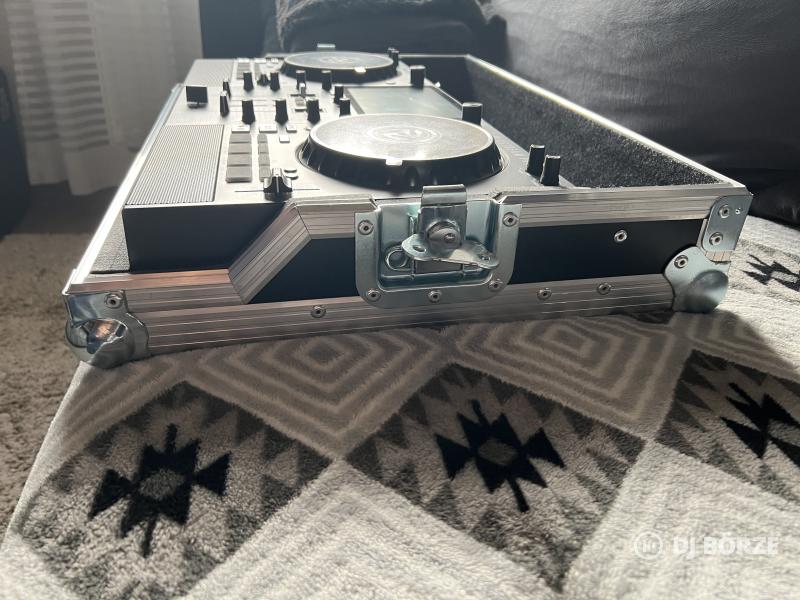 Újszerű Numark Mixstream Pro + SafeCase rack