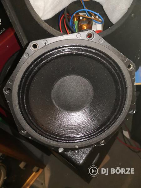 B&C koaxiális hangszórókkal szerelt hangdobozok