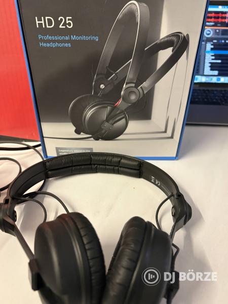 Pioneer DDJ-800 DJ kontroller + Sennheiser HD 25 fejhallgató szett