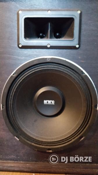 QSC végfok erősítő + 4 db M.N.C hangfal