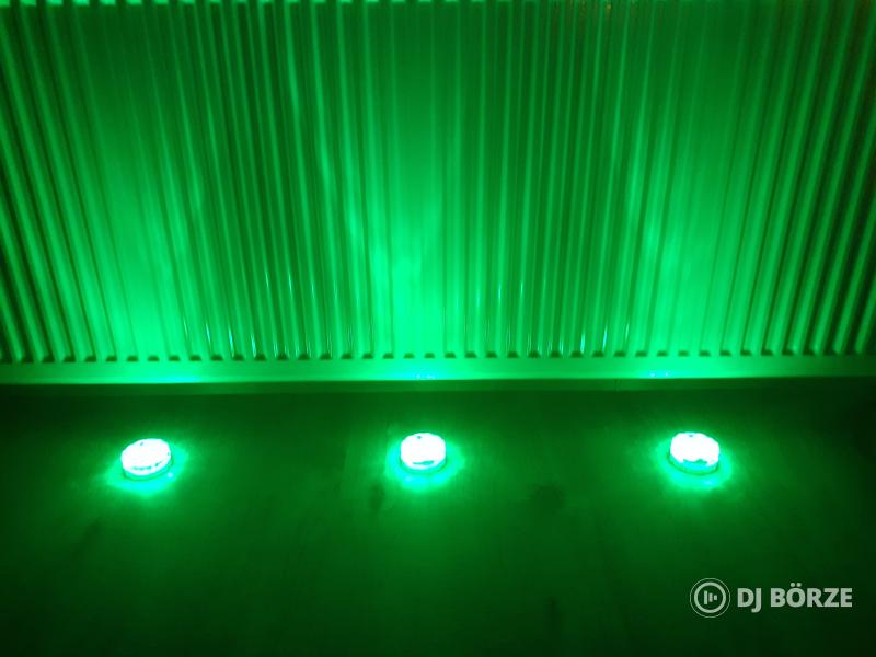 Medence világítás!4db rgb távirányítós, vízálló, elemes/aksis hangulat színező lámpa.