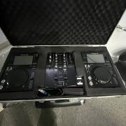 Xdj700 pár + djm250mk2 + kombi rack