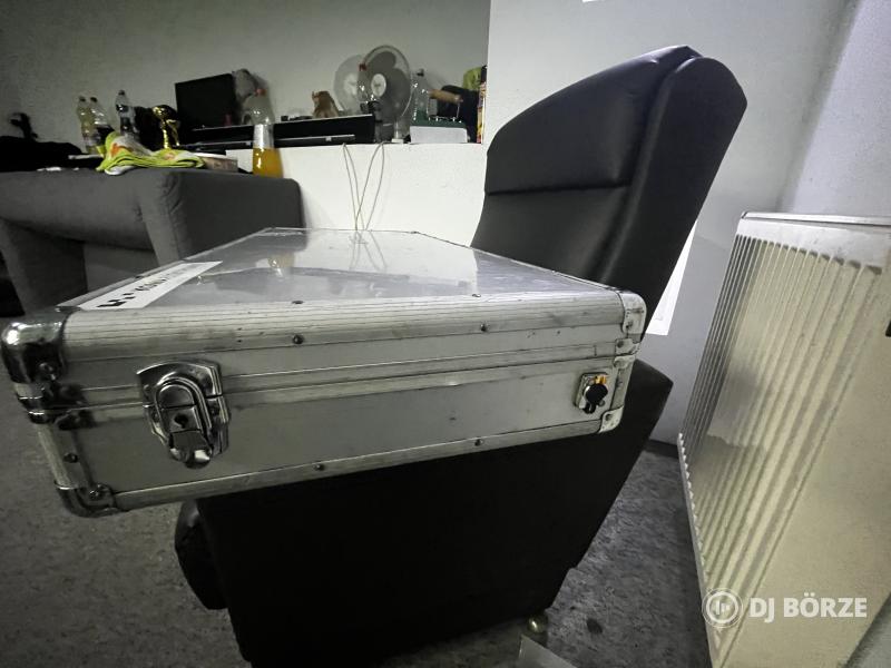 Xdj700 pár + djm250mk2 + kombi rack