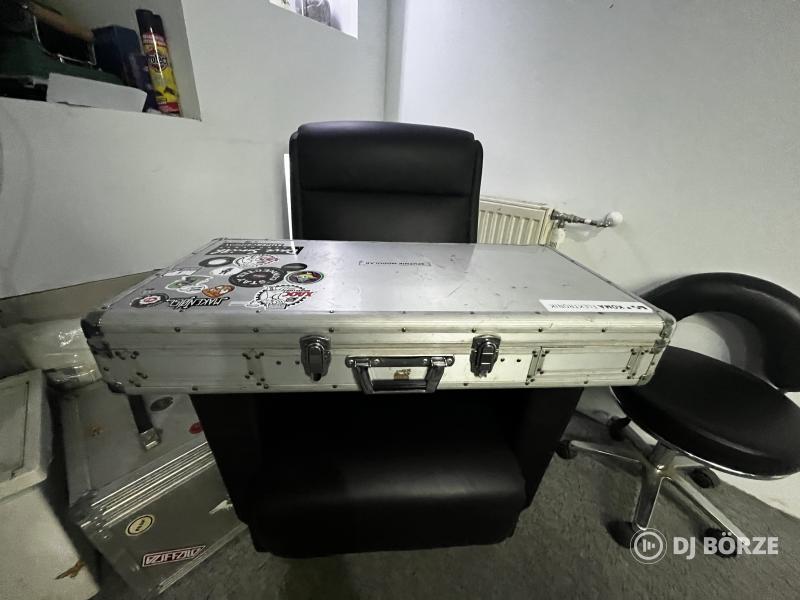 Xdj700 pár + djm250mk2 + kombi rack