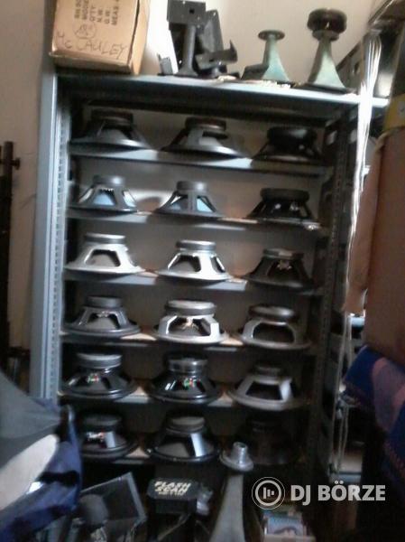 Sok-sok 8", 10", 12", 15",18", 21" hangszórók, ringek, 1"-2" driverek, 1"- 2" tölcsérek