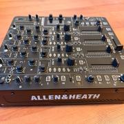 Allen & Heath Xone: DB4 DJ keverő