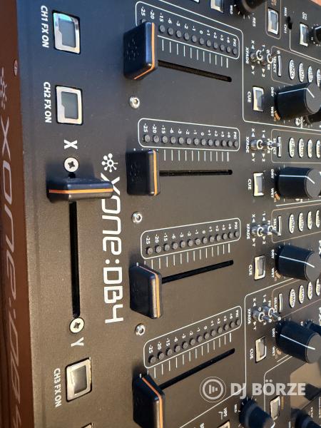 Allen & Heath Xone: DB4 DJ keverő