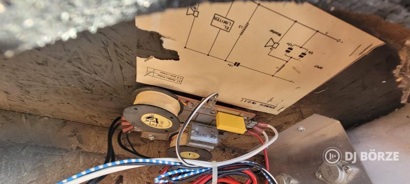 Electro Voice FM12-2C hangsugárzók