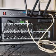 Mackie DL32S digit. keverő és hangkártya