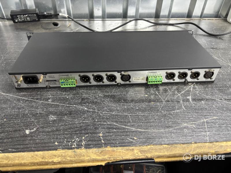 Zeck CON3ST 3-utas stereo crossover beépített védelemmel