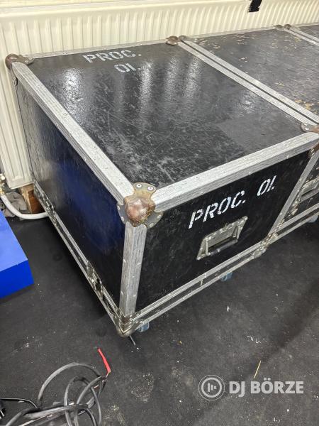 9U magas levehető tetejű végfok rack