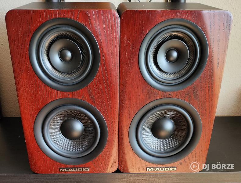 M-AUDIO M3-6 háromutas aktív stúdiómonitor pár.