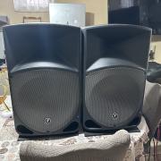 Eladó egy pár Mackie TH-15A aktív hangfal. Beszámítás is lehet!