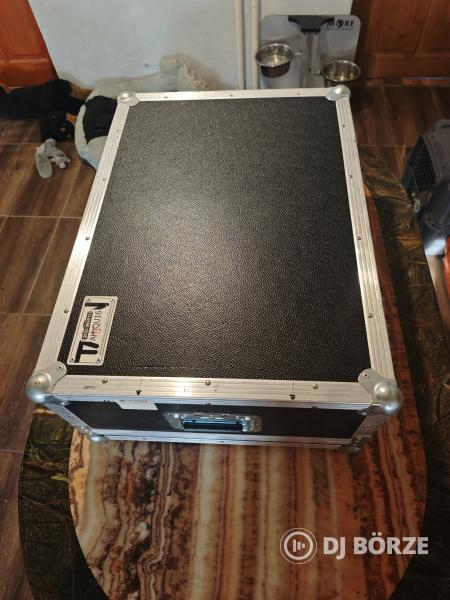 Allan and Heath QU16