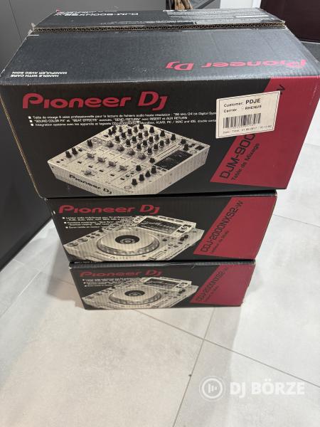 2000NXS2-W & DJM-900NXS2-W – Limited Edition