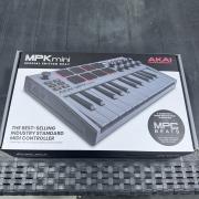 Akai MPK mini MK3 Grey MIDI mesterbillentyűzet