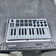 Akai MPK mini MK3 Grey MIDI mesterbillentyűzet