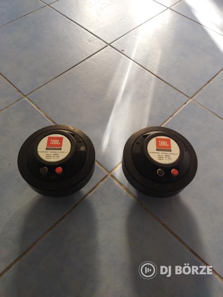 JBL 2426-es driverek, 2370-es tölcsérek.