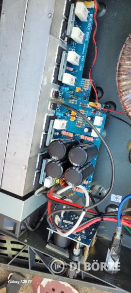 Behringer EP2000 végfok