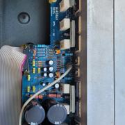 Behringer EP2000 végfok