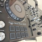 Mint az új! Pioneer RX2 standalone pult.