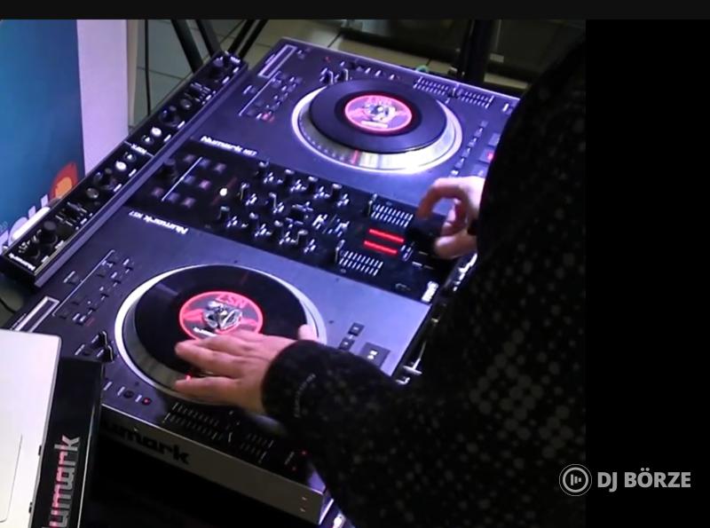 Numark NS7 és 2 db V7