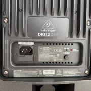 2db Behringer DR112DSP aktív hangfal, védőtokkal együtt