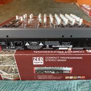 Allen & Heath ZED10 FX keverőpult