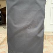 the box Pyrit 212 Sub A aktív mélyláda védőtokkal