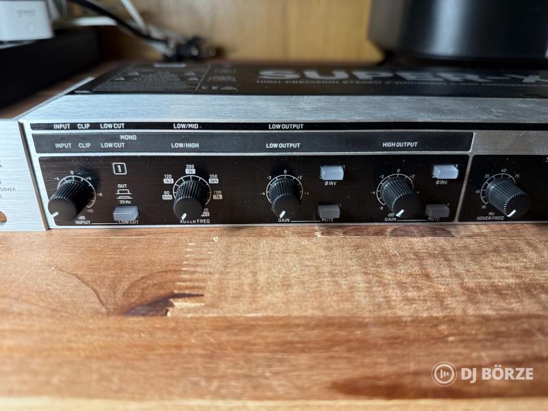 Behringer CX2310 Super X Pro V2 aktív hangváltó
