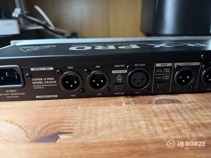 Behringer CX2310 Super X Pro V2 aktív hangváltó