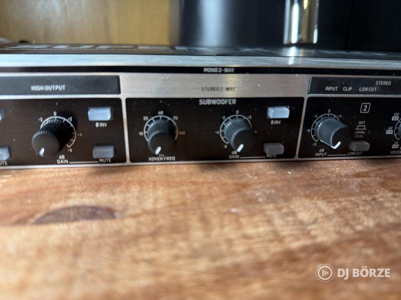 Behringer CX2310 Super X Pro V2 aktív hangváltó