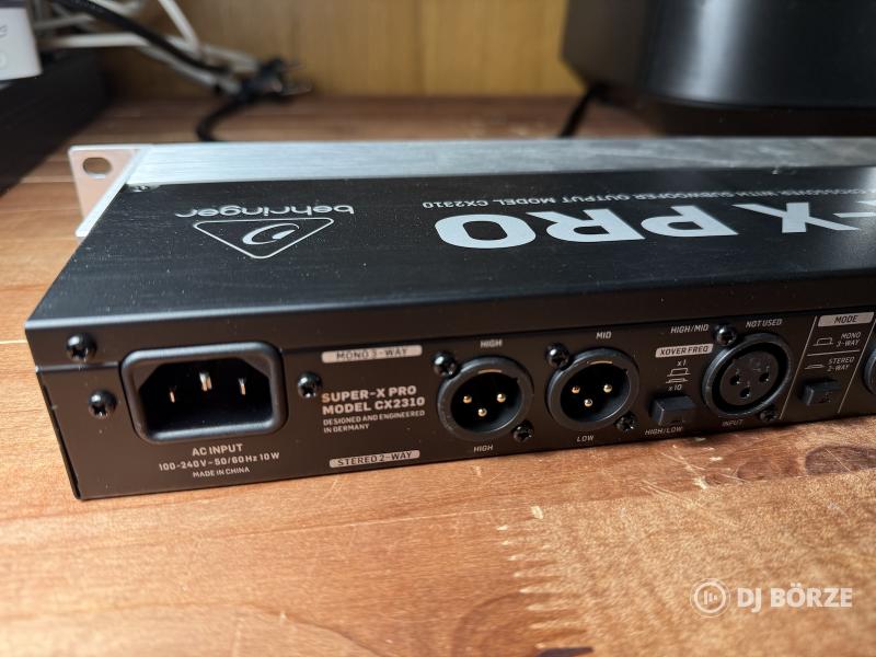 Behringer CX2310 Super X Pro V2 aktív hangváltó