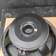 Nova15" mély hangszóró