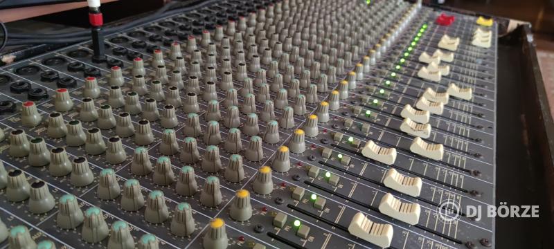 Frontier Merit MT-2402 keverőpult