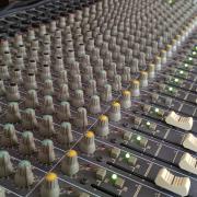 Frontier Merit MT-2402 keverőpult