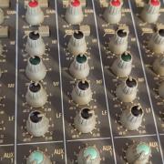 Frontier Merit MT-2402 keverőpult